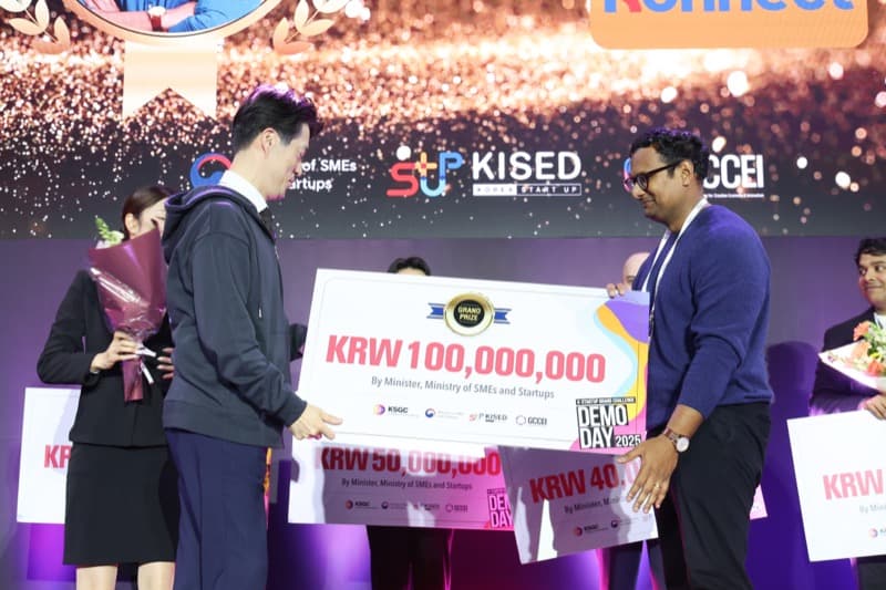 FINAL DEMO DAY @ COMEUP
